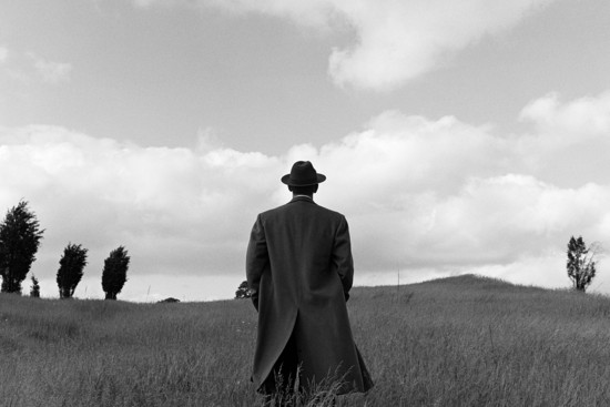 Rodney Smith, A. J. from behind in Field, Harriman, New York, 1994, Fotografie, © Estate of Rodney Smith